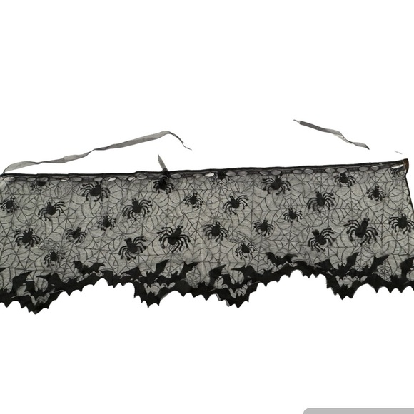 Spider web curtain or mantle decorative valance - Picture 1 of 5